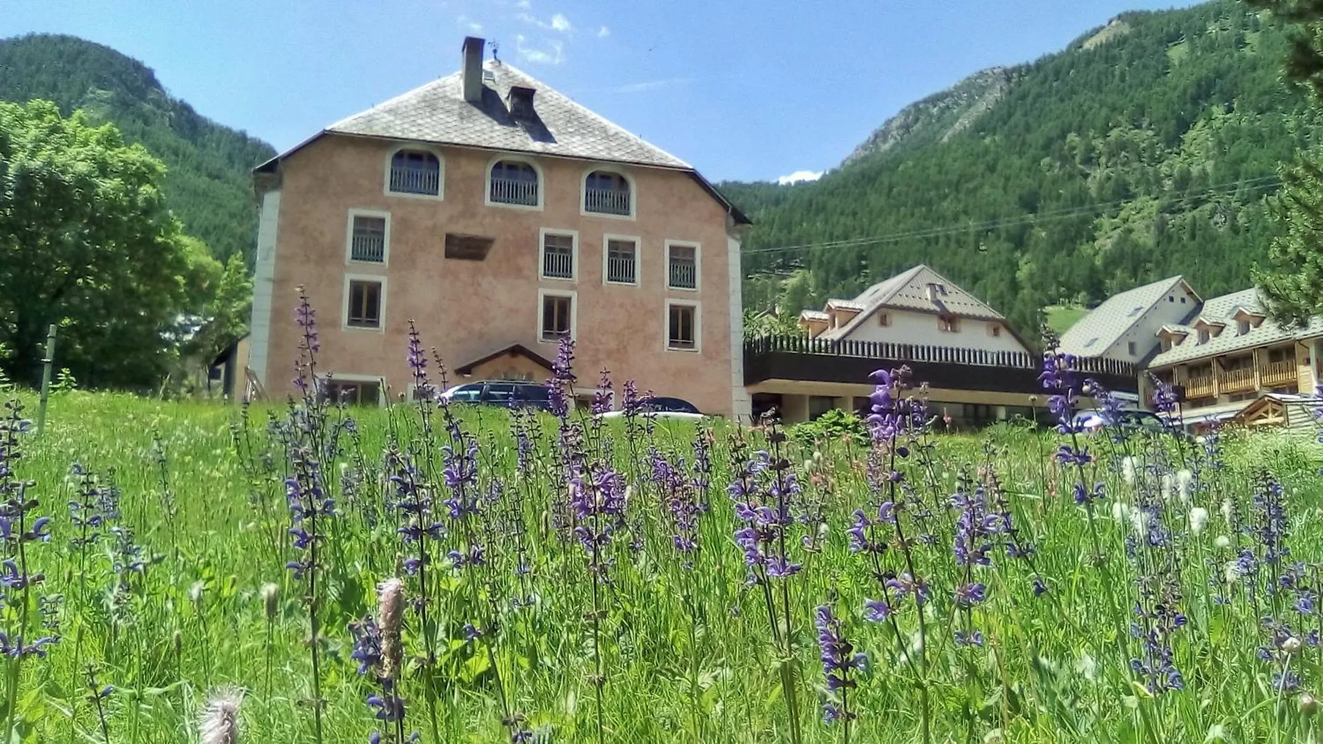 Auberge De Jeunesse Hi Serre-Chevalier La Salle-les-Alpes