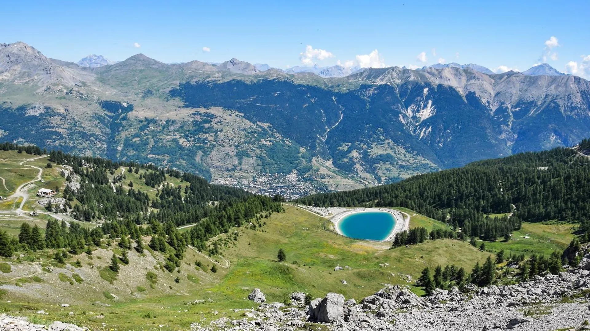 Auberge de Jeunesse HI Serre-Chevalier La Salle-les-Alpes France